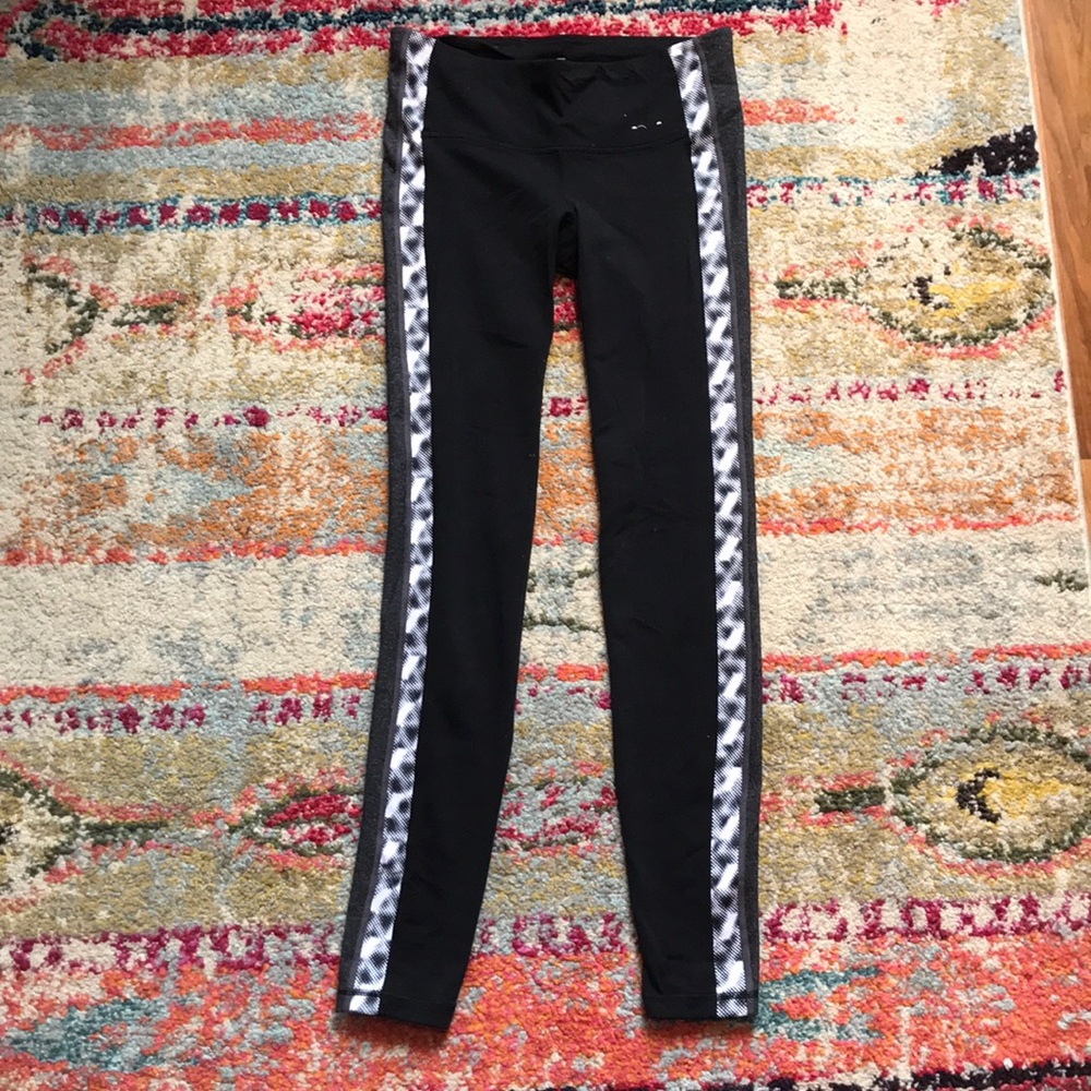 Black leggings with stripe detail